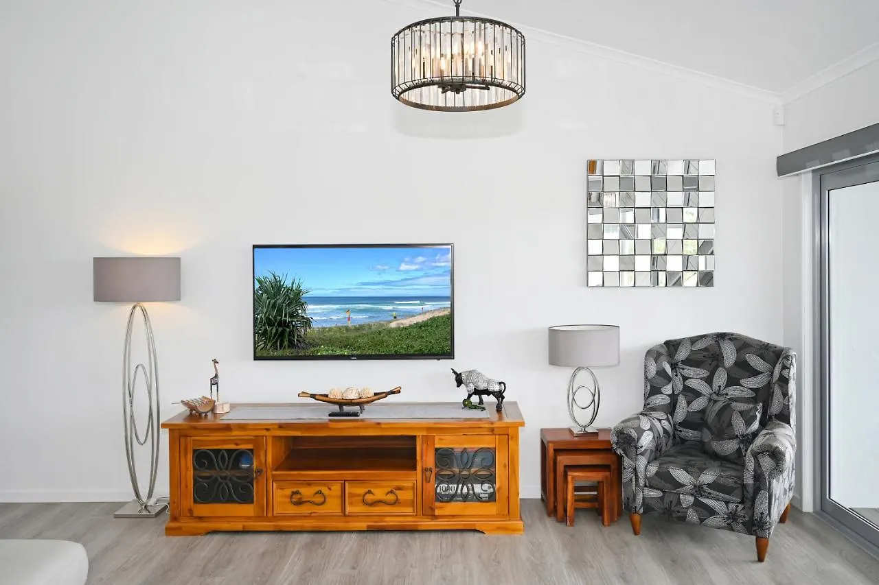 Дом отдыха Stunning, Beachfront Dream Home - Za3 Buddina